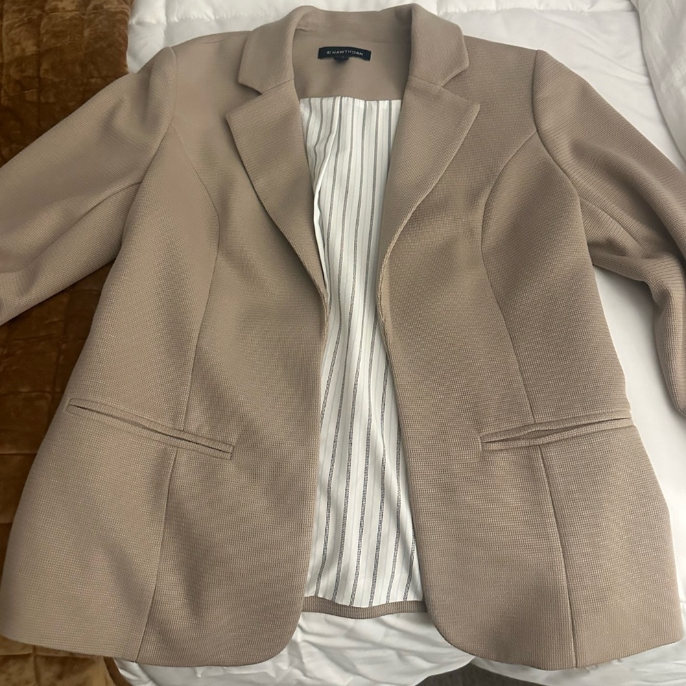 41 HAWTHORN Natalie Knit Open Blazer in Tan medium. NWOT